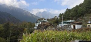 Manjo (way to Namche)